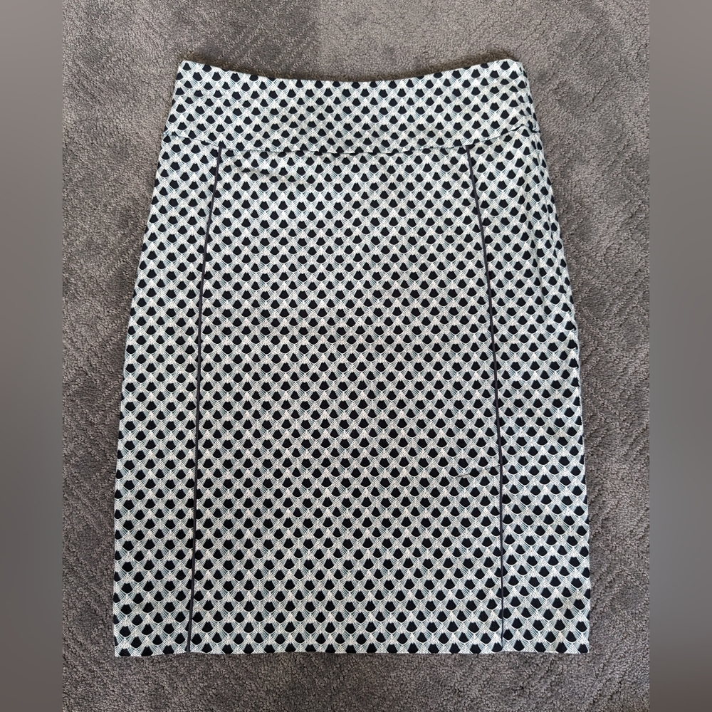 Margaret M Pencil Skirt. Size small.